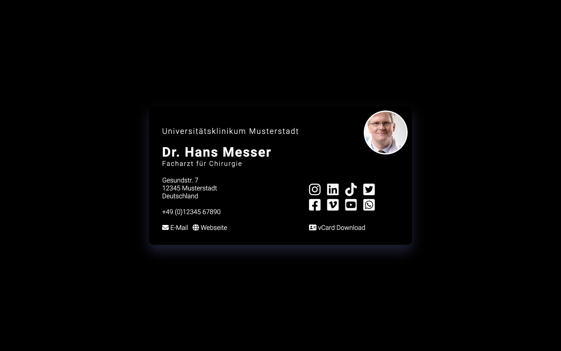 QR-Code-Ring mit Visitenkarte
